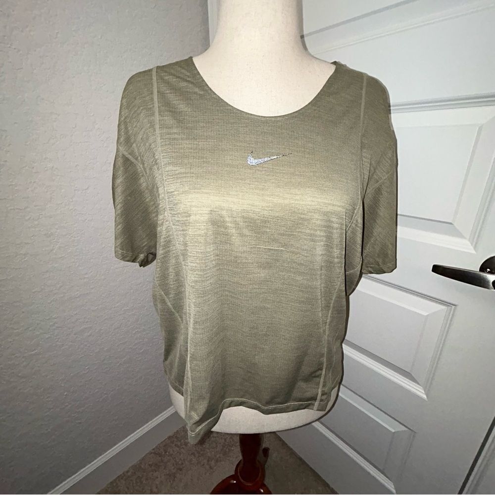 New, Nike Dri Fit Boxy Short Sleeve Shirt Top
